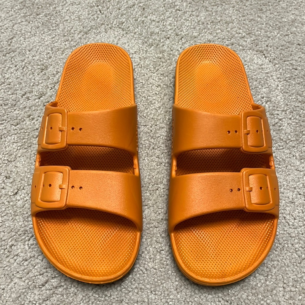 Freedom Moses SOL Dark Orange Slides sz 37/38
